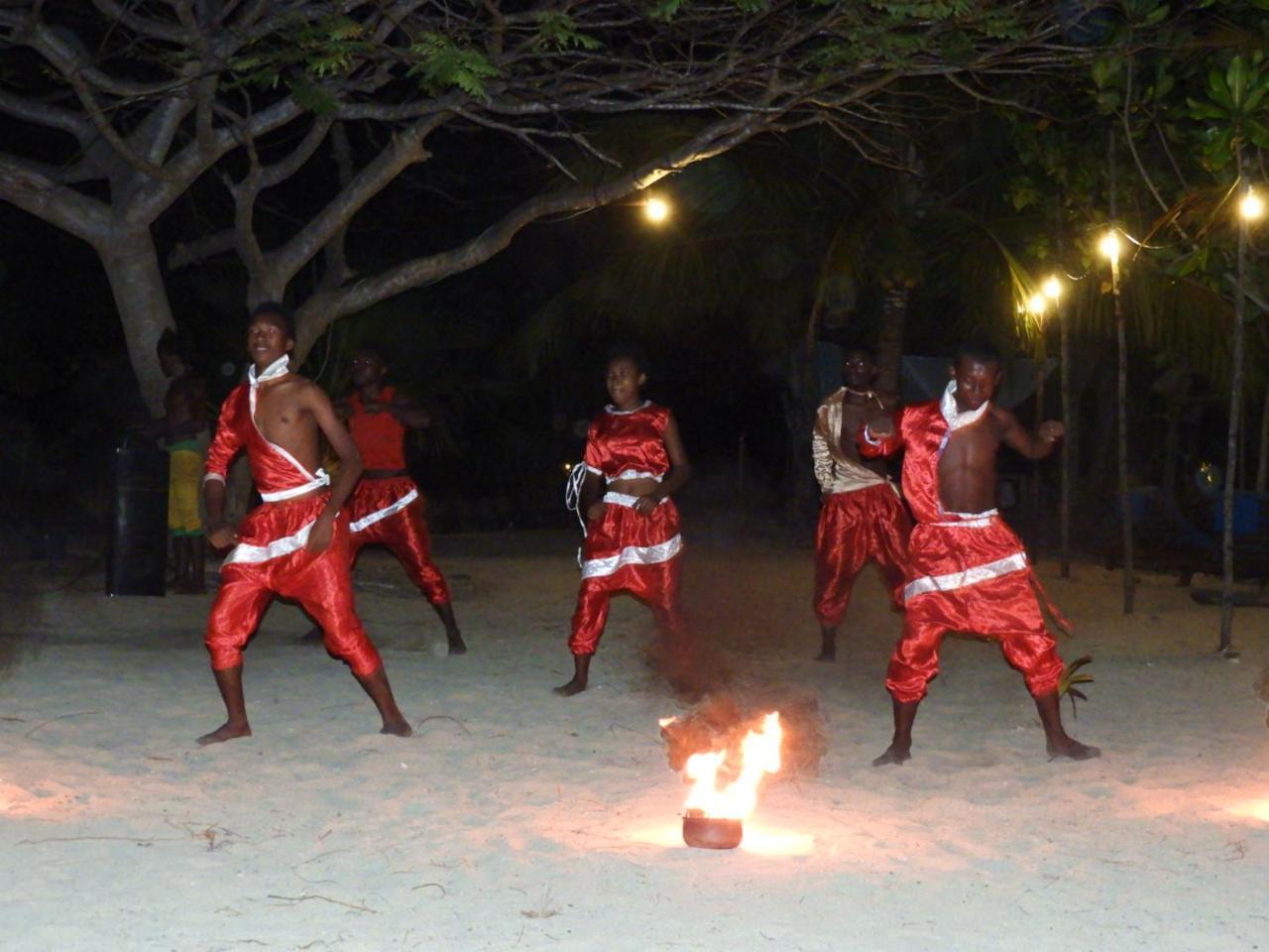 Sangany Lodge Befotaka Bay Exteriör bild